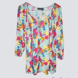 LANE BRYANT SIZE 18/20. Rayon tropical print blouse.